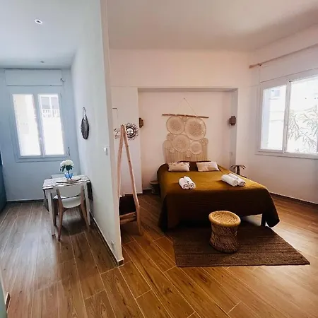 Cassis, En Face De La Plage. *